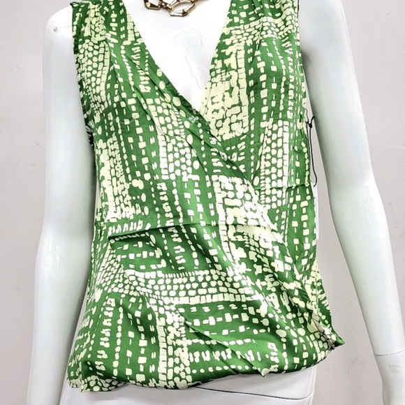 Very vibrant green and off white Nwt - Picture 6 of 8